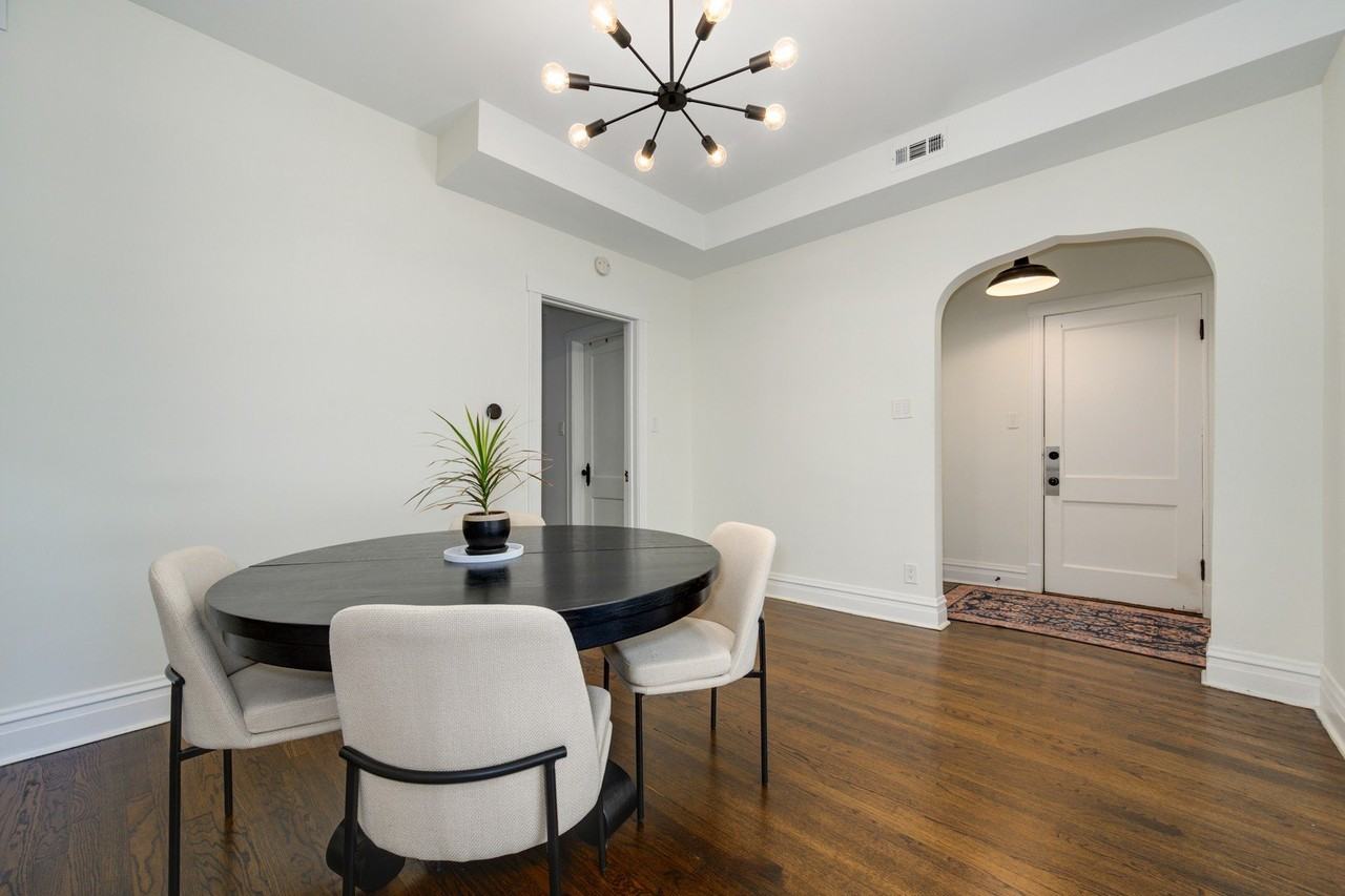 2703 N Sacramento Ave #2 - Photo 6 of 15
