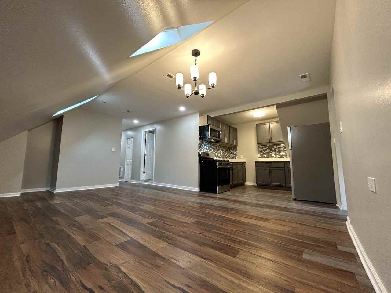 4834 N Ridgeway Ave #3 - Photo 2 of 12