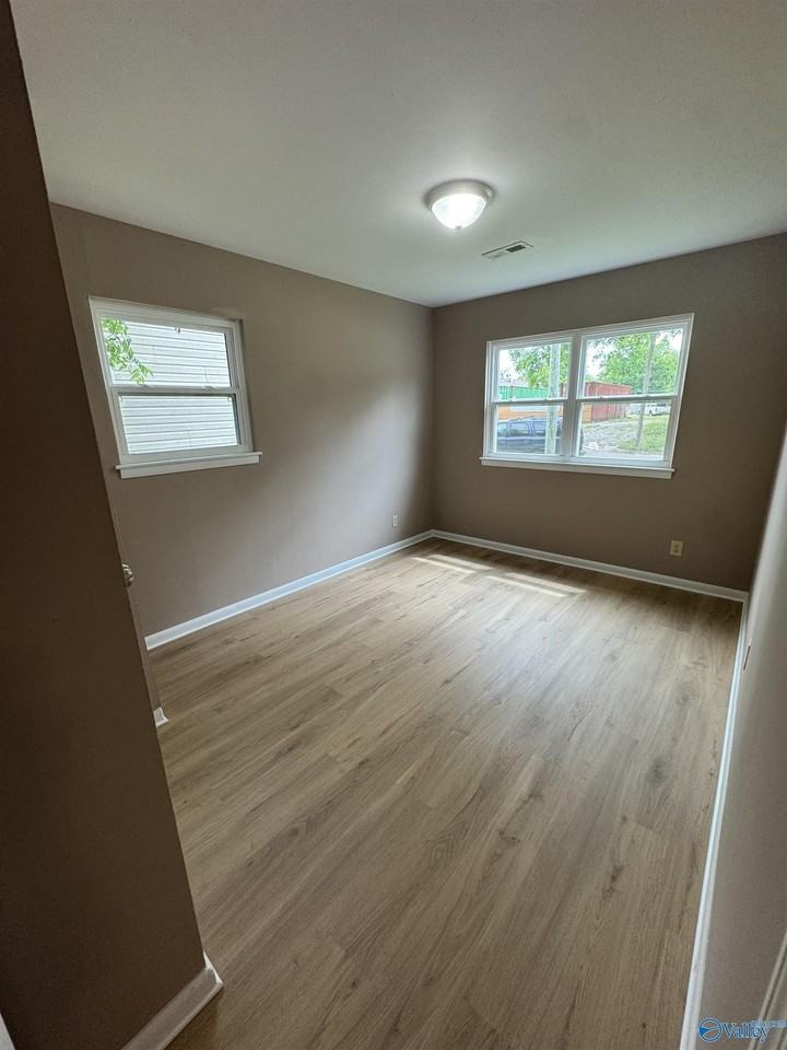 1219 Grace St Nw - Photo 6 of 8