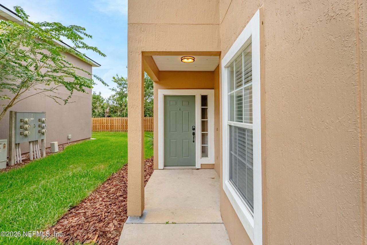 577 Scrub Jay Dr - Photo 4 of 35
