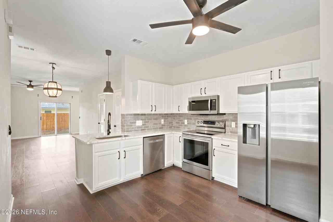 577 Scrub Jay Dr - Photo 7 of 35