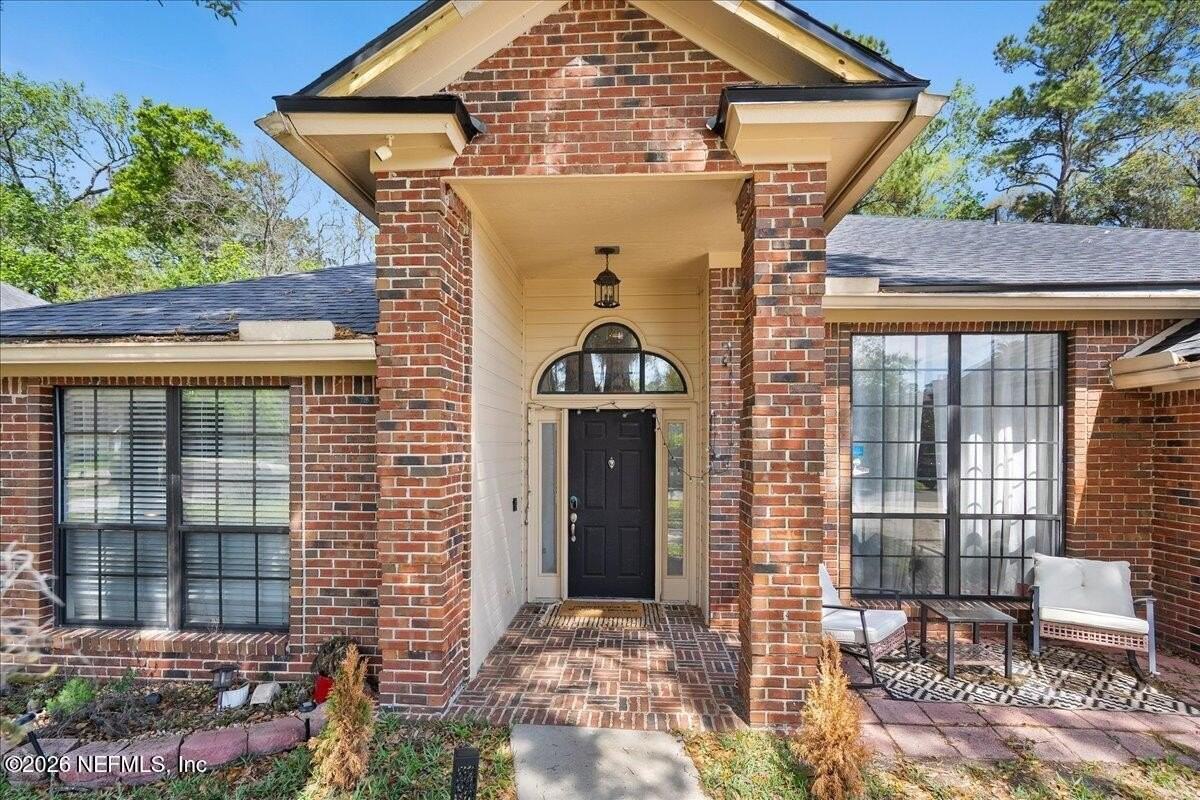 5281 Oxford Crest Dr - Photo 2 of 29