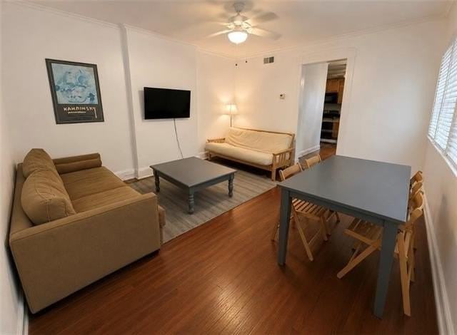 2227 Joseph St - Photo 2 of 10