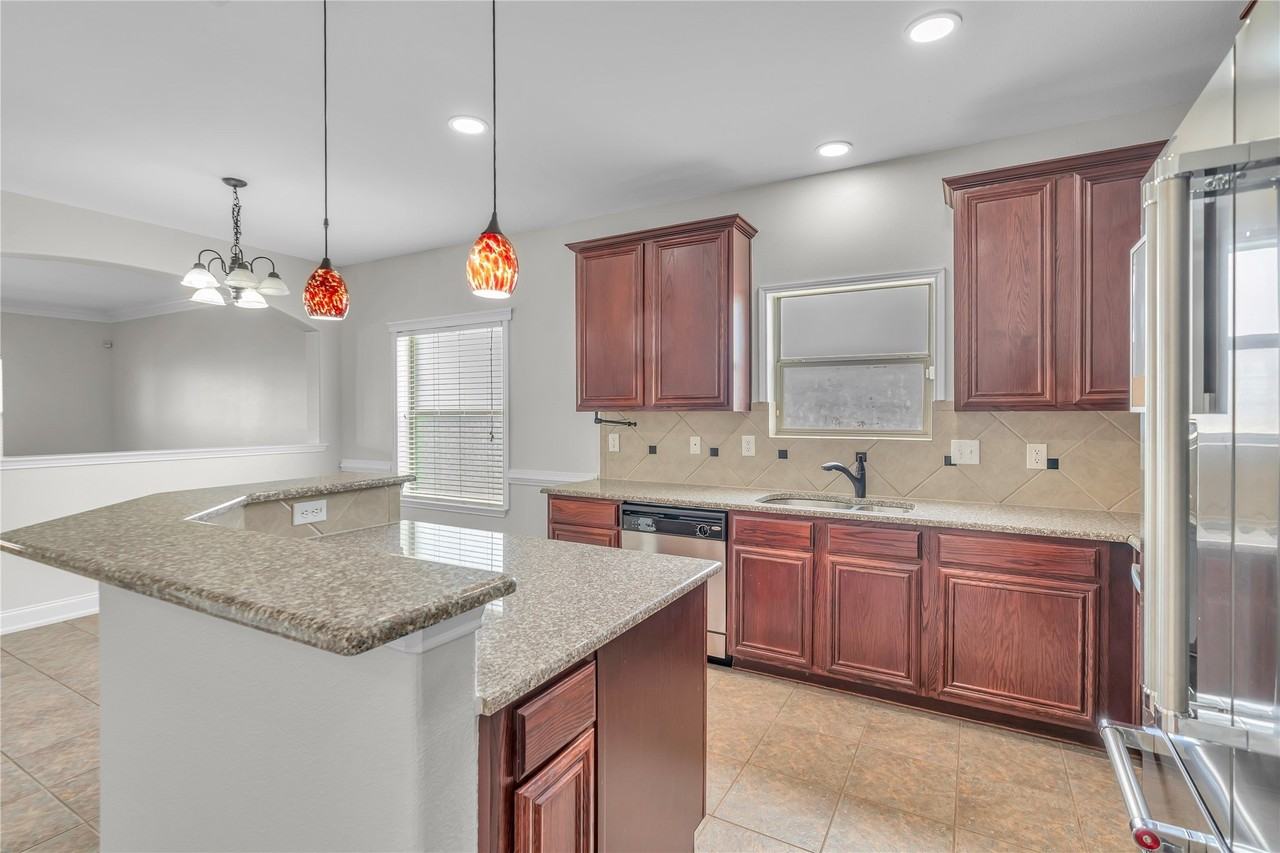 928 Casa Grandes Dr - Photo 7 of 33