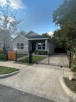 featured image of 2715 Grafton Ave
