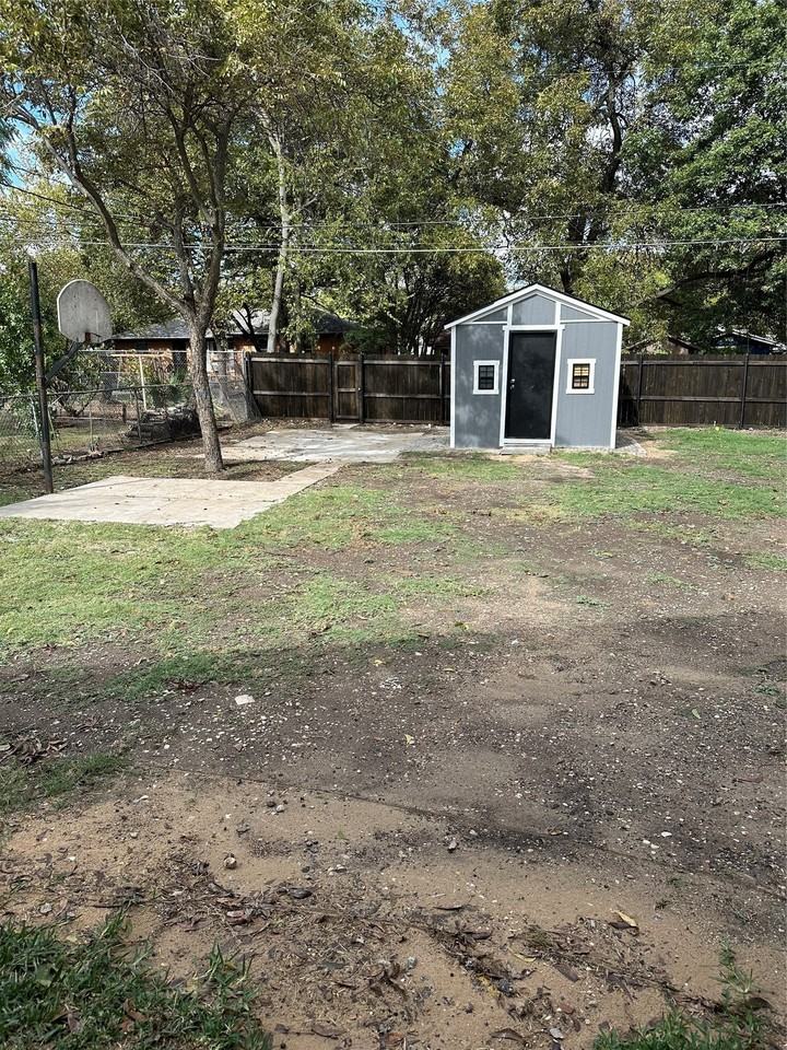 2715 Grafton Ave - Photo 2 of 16