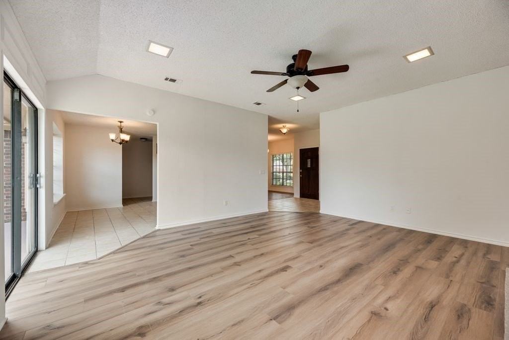3252 Anchor Dr - Photo 6 of 22