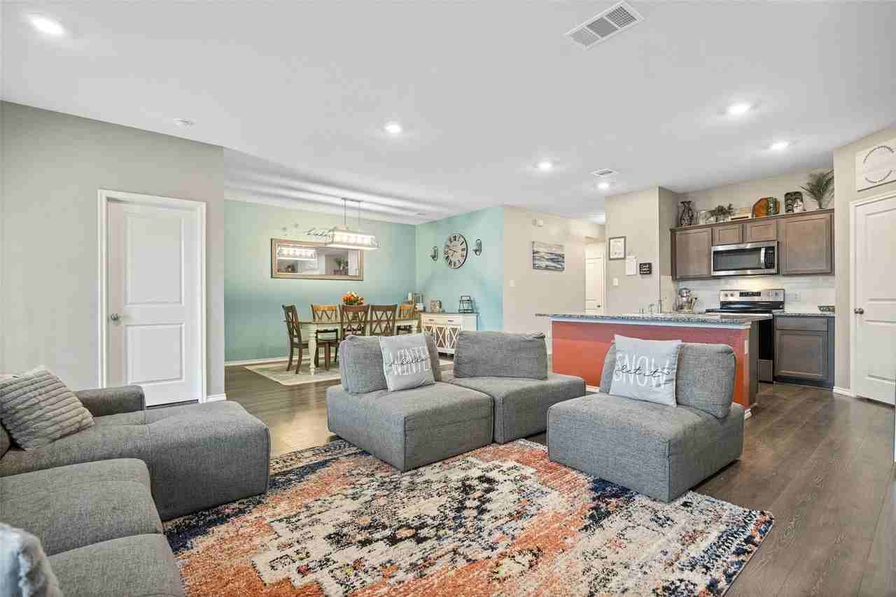 904 Saddle Horn Way - Photo 7 of 30