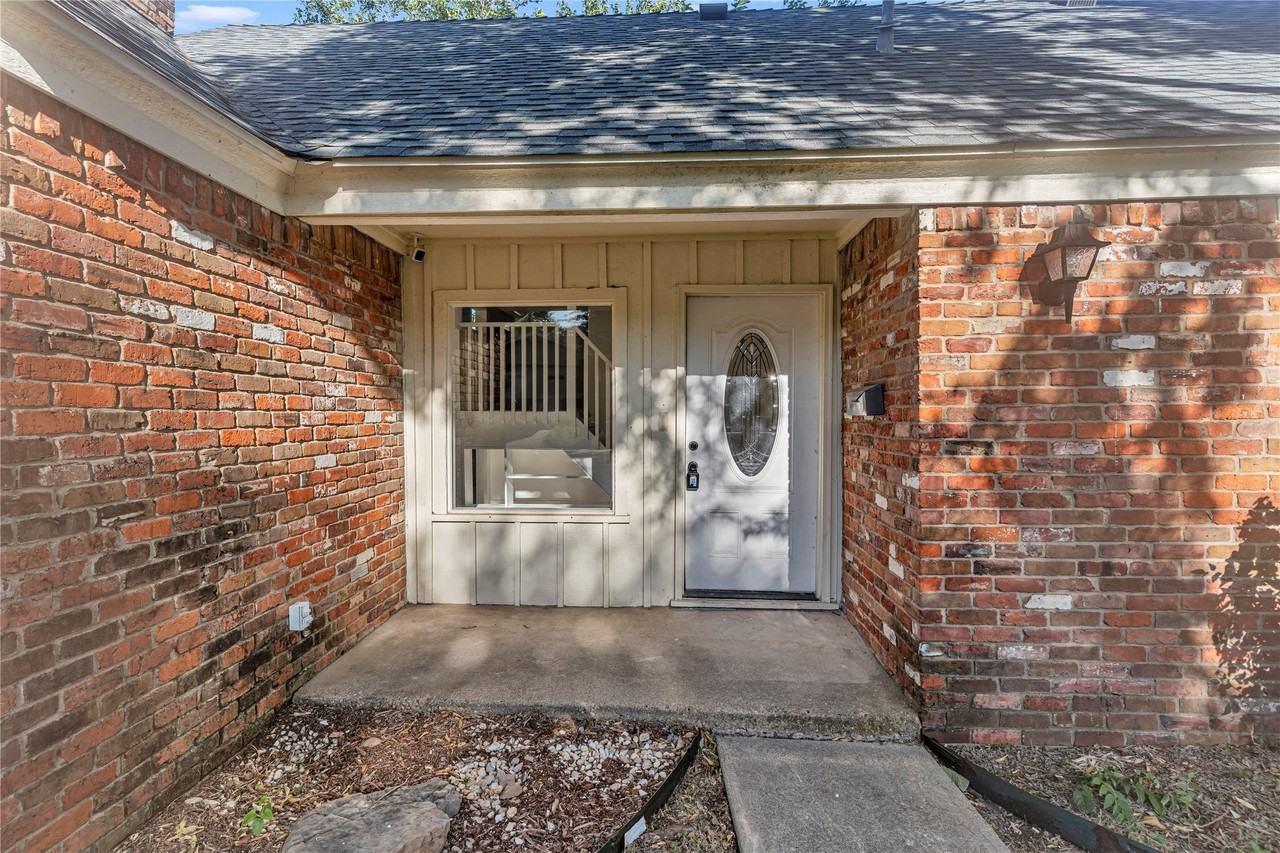 508 Whittle Way - Photo 5 of 40