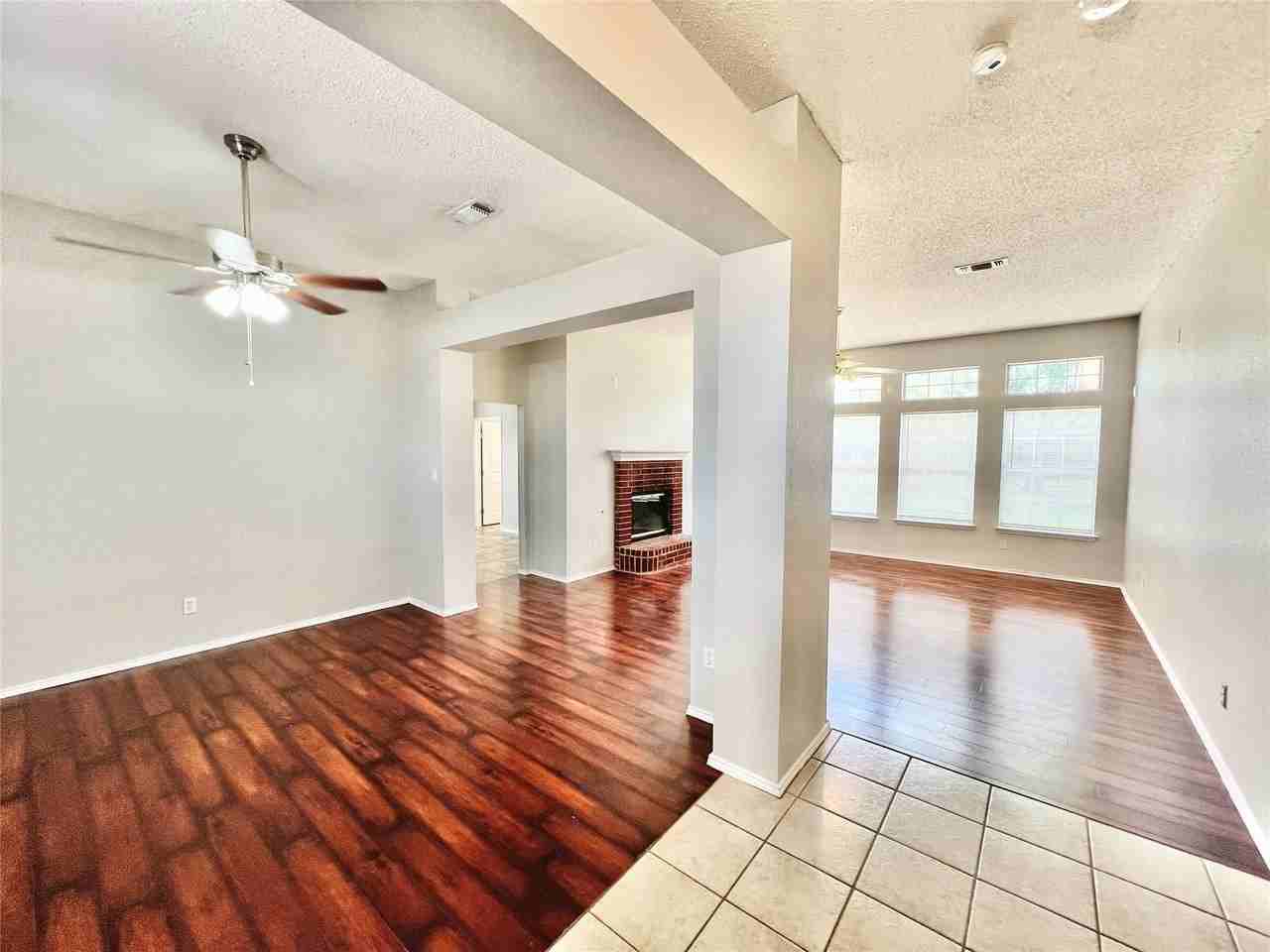 2210 Green Mere Dr - Photo 3 of 19