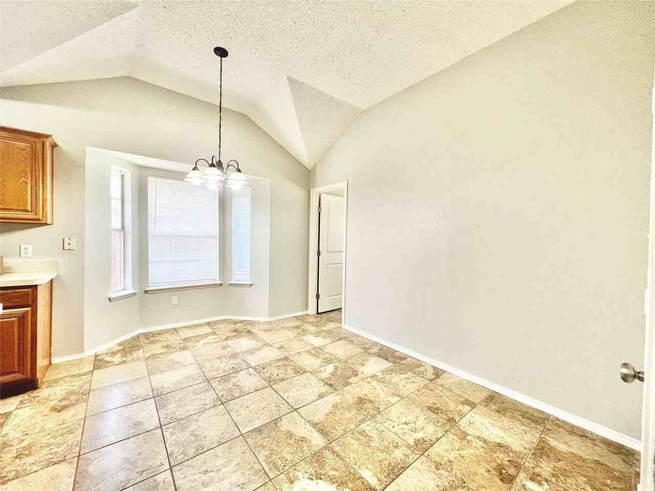 2210 Green Mere Dr - Photo 6 of 19