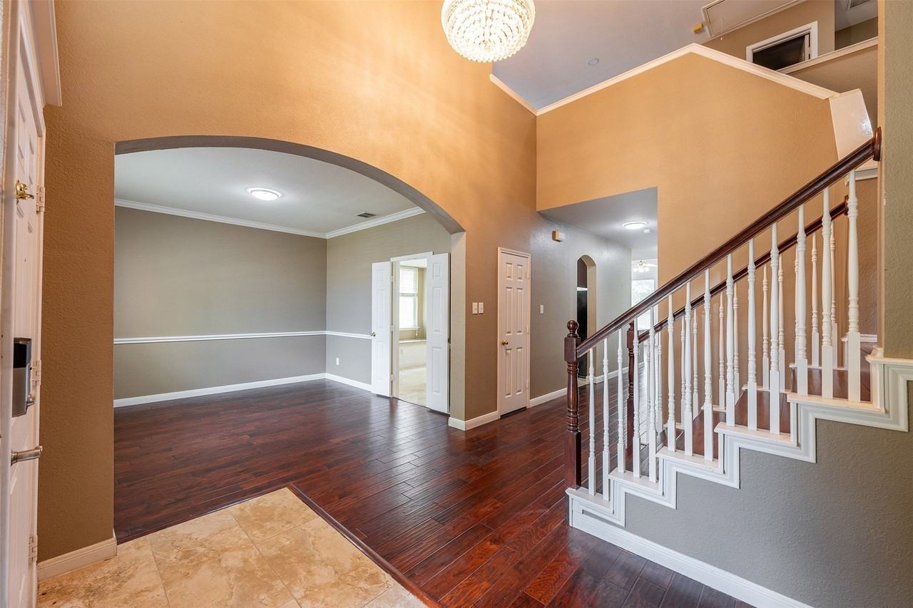 1209 Crabtree St - Photo 6 of 30