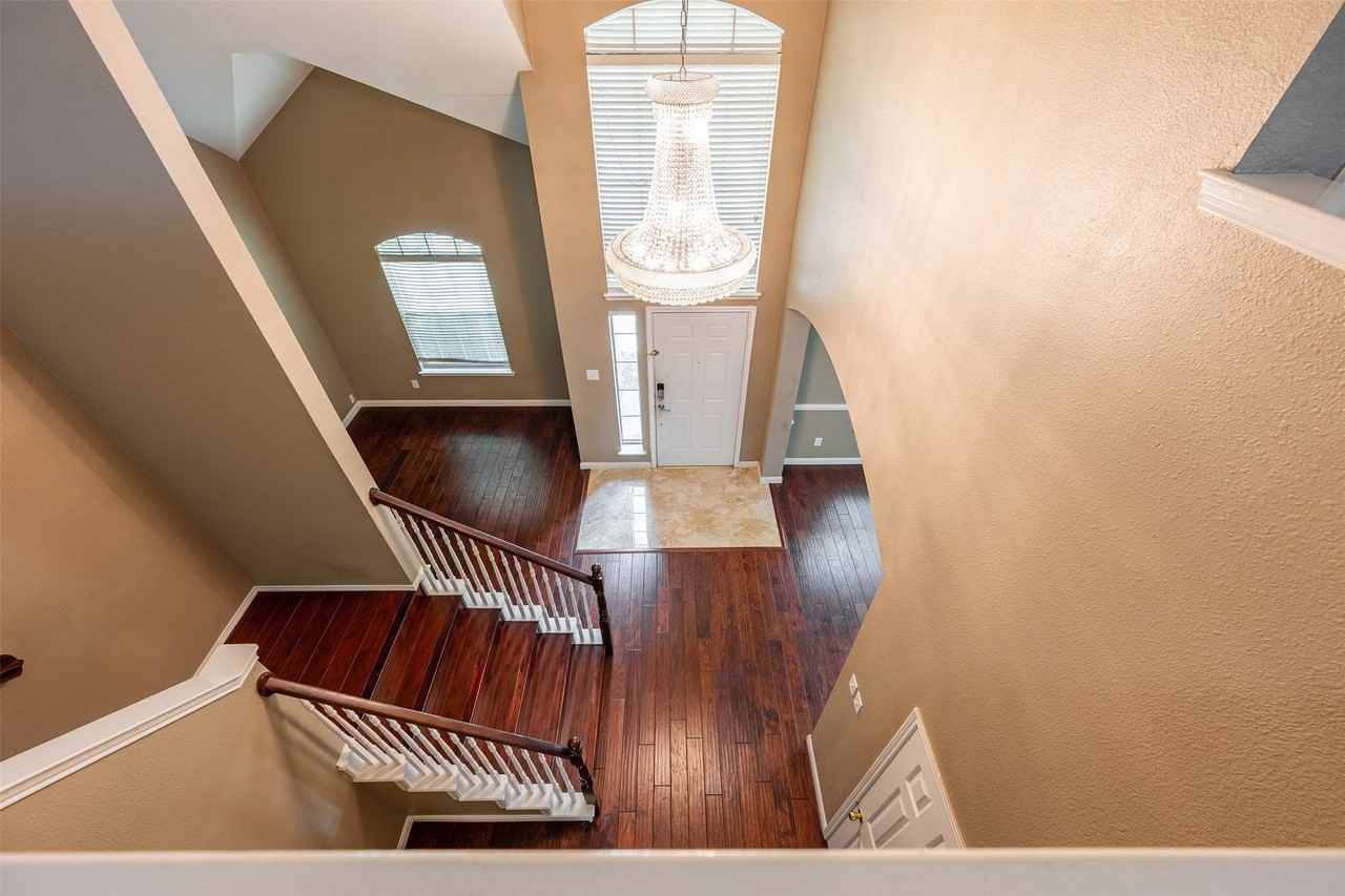 1209 Crabtree St - Photo 7 of 30