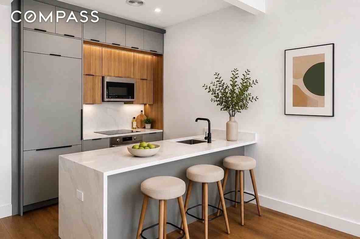 97 Seigel St #3R