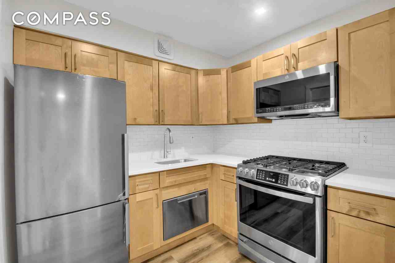 1220 Richmond Rd #1 - Photo 2 of 4