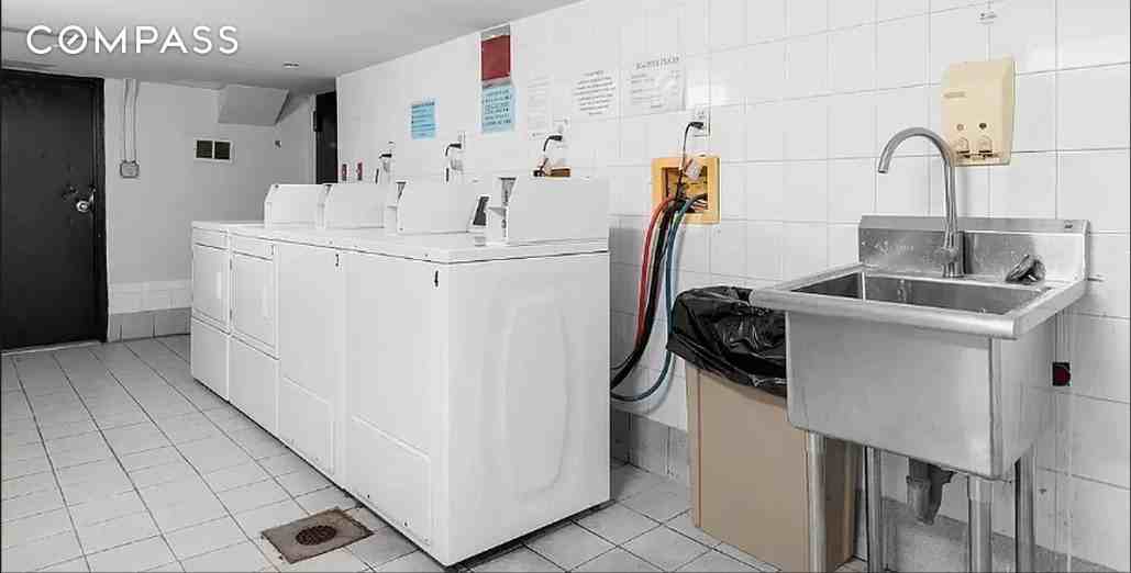 1582 York Ave #2D - Photo 6 of 10