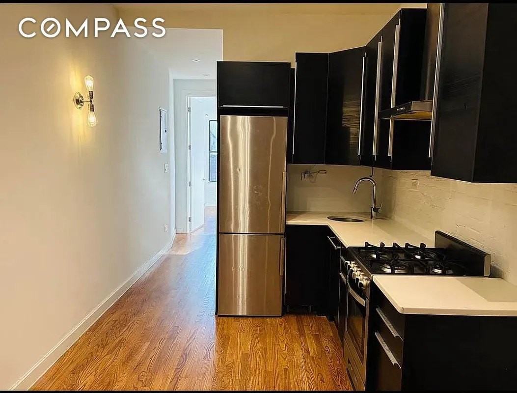 1479 York Ave #5S - Photo 2 of 13