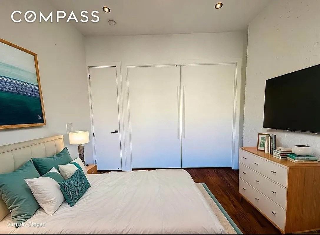 1479 York Ave #5S - Photo 4 of 13