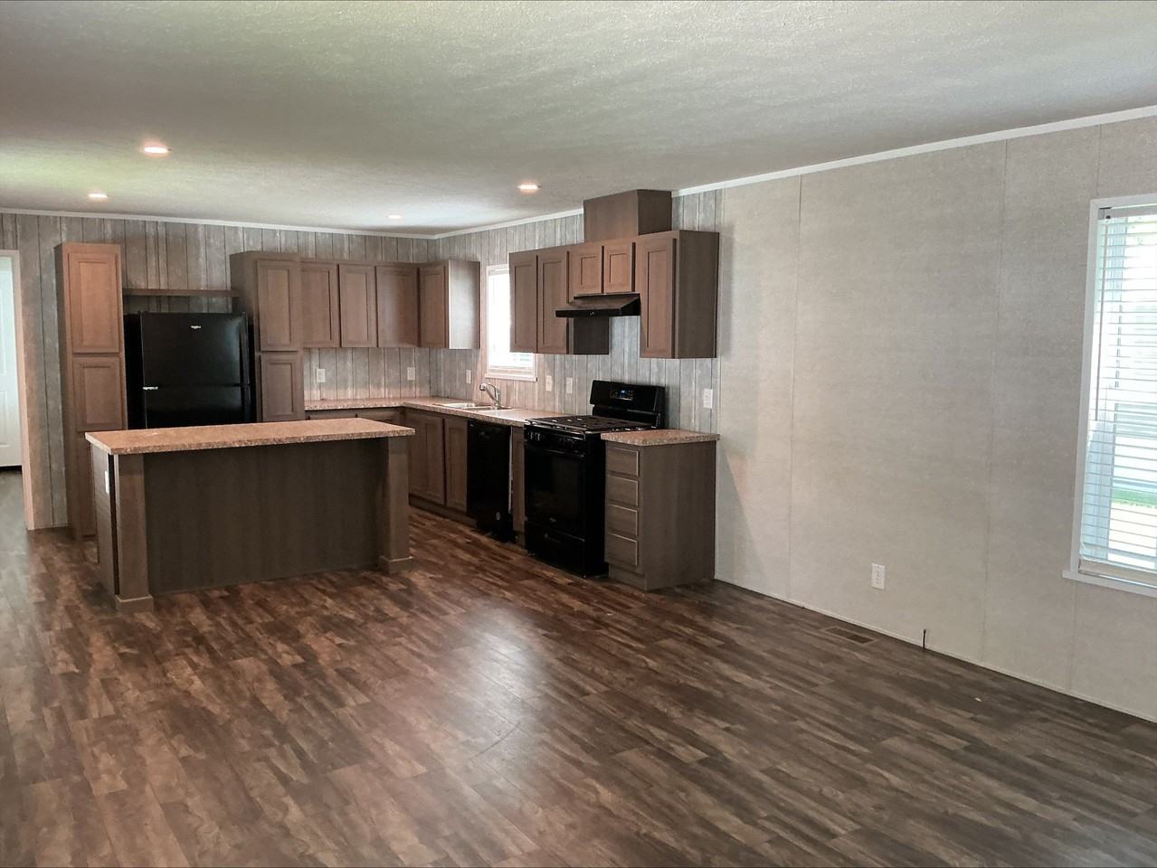24150 Veterans Rd #73 - Photo 5 of 12