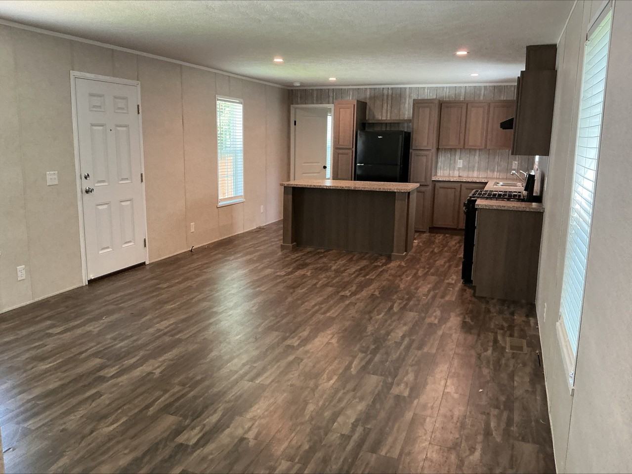 24150 Veterans Rd #73 - Photo 6 of 12