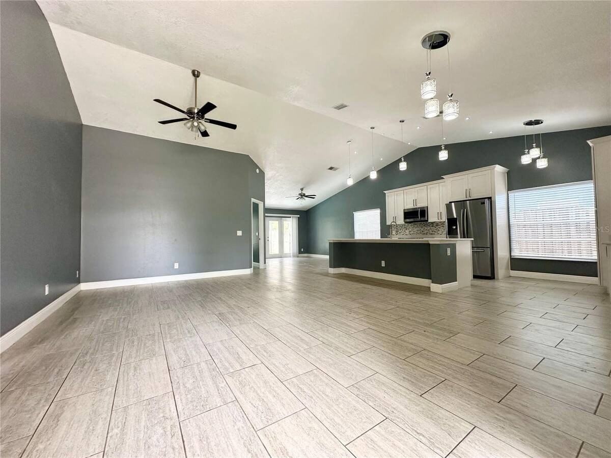 1516 Crosswind Cir - Photo 2 of 23