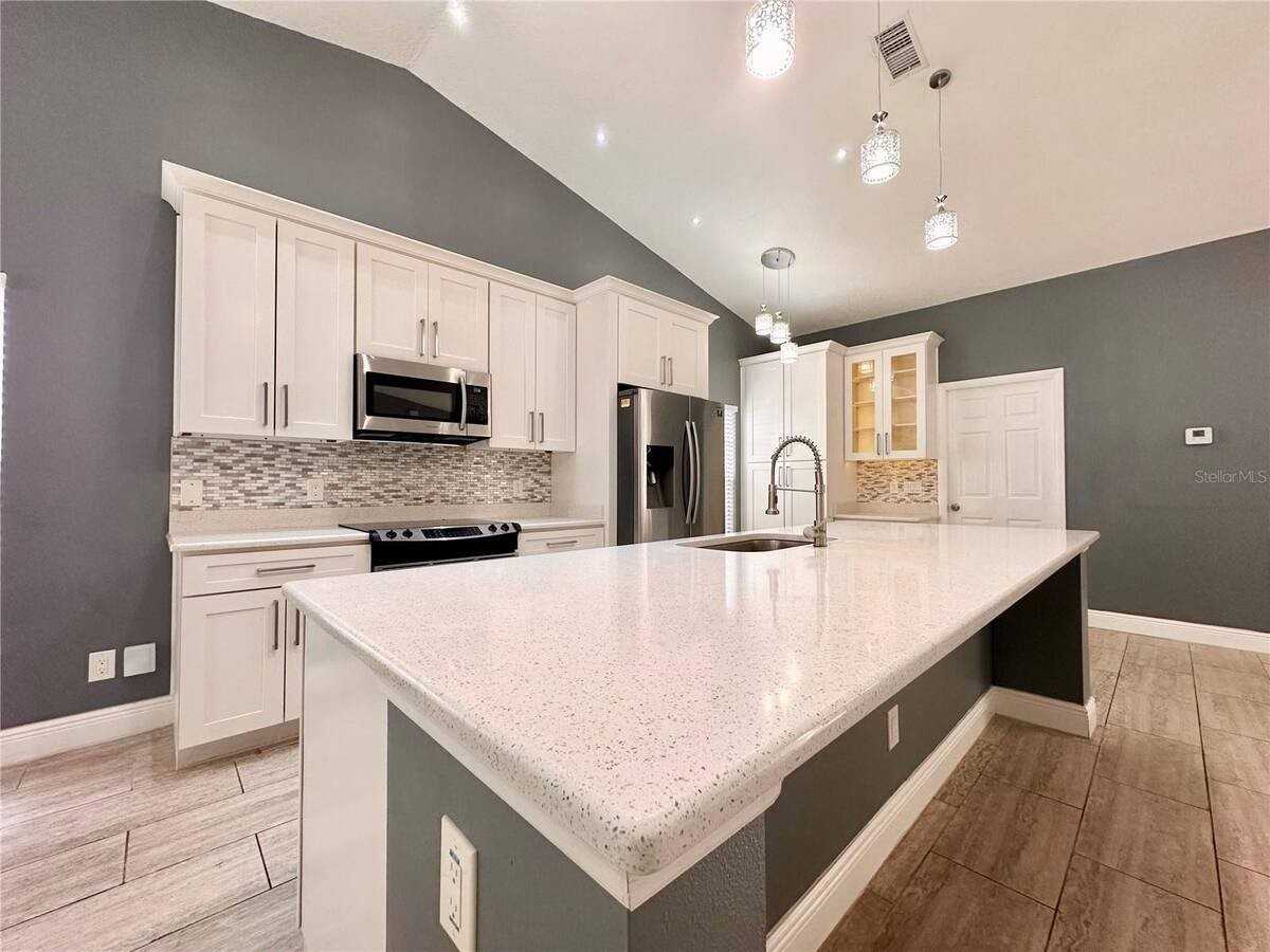 1516 Crosswind Cir - Photo 4 of 23