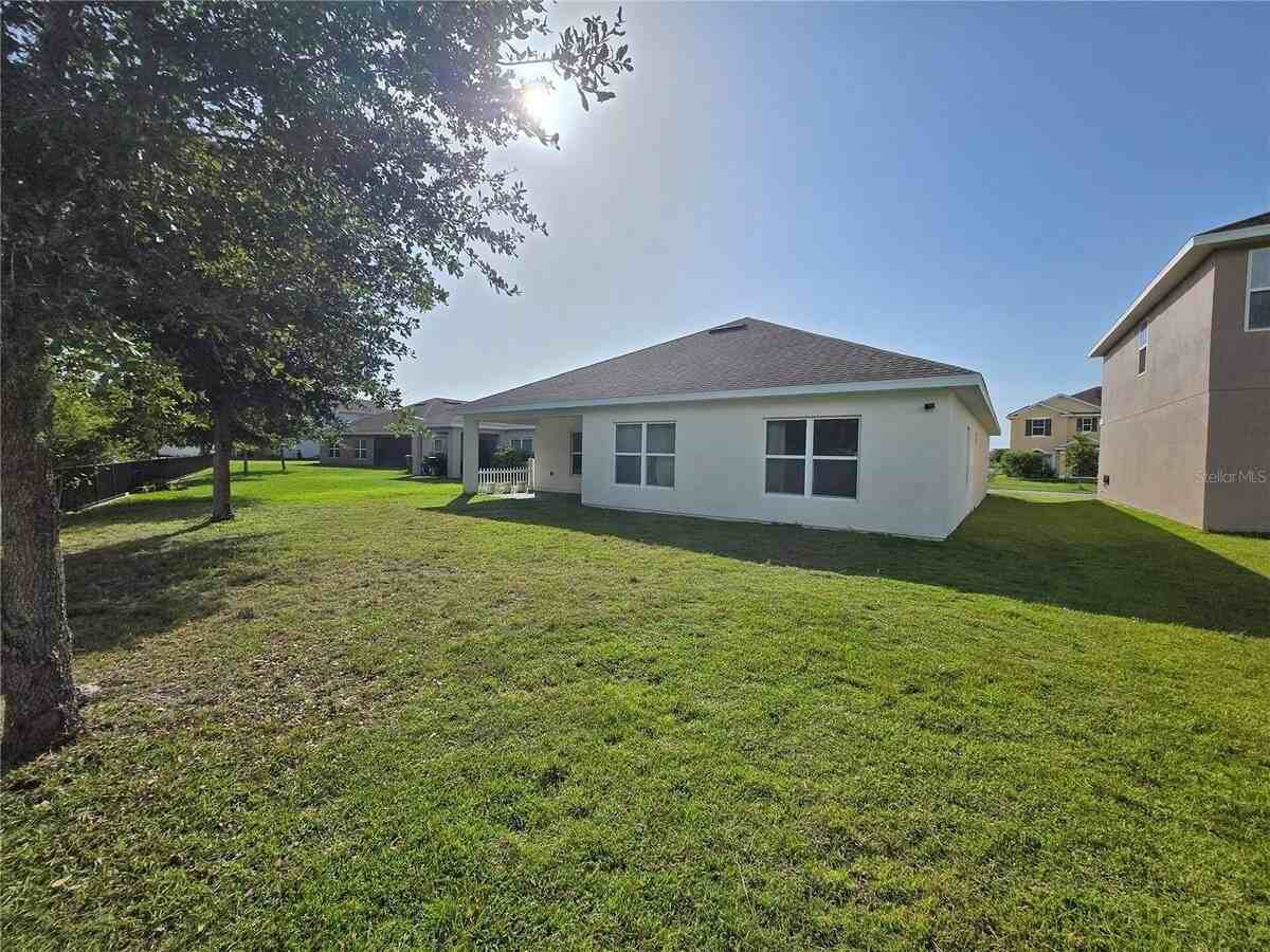 2476 Addison Creek Dr - Photo 4 of 36