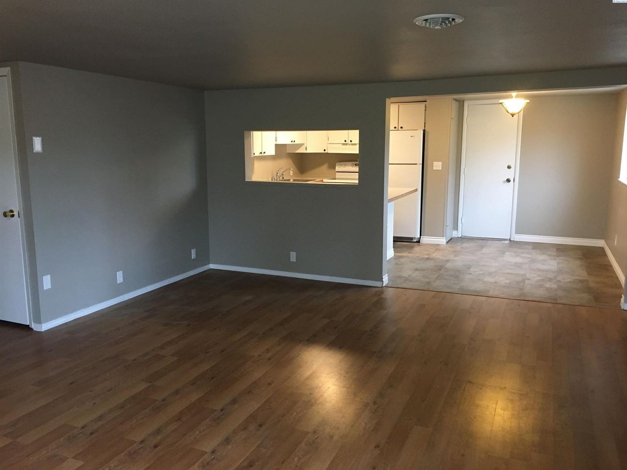 1020 Sanford Ave - Photo 6 of 9
