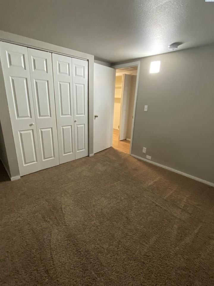 1020 Sanford Ave - Photo 7 of 9