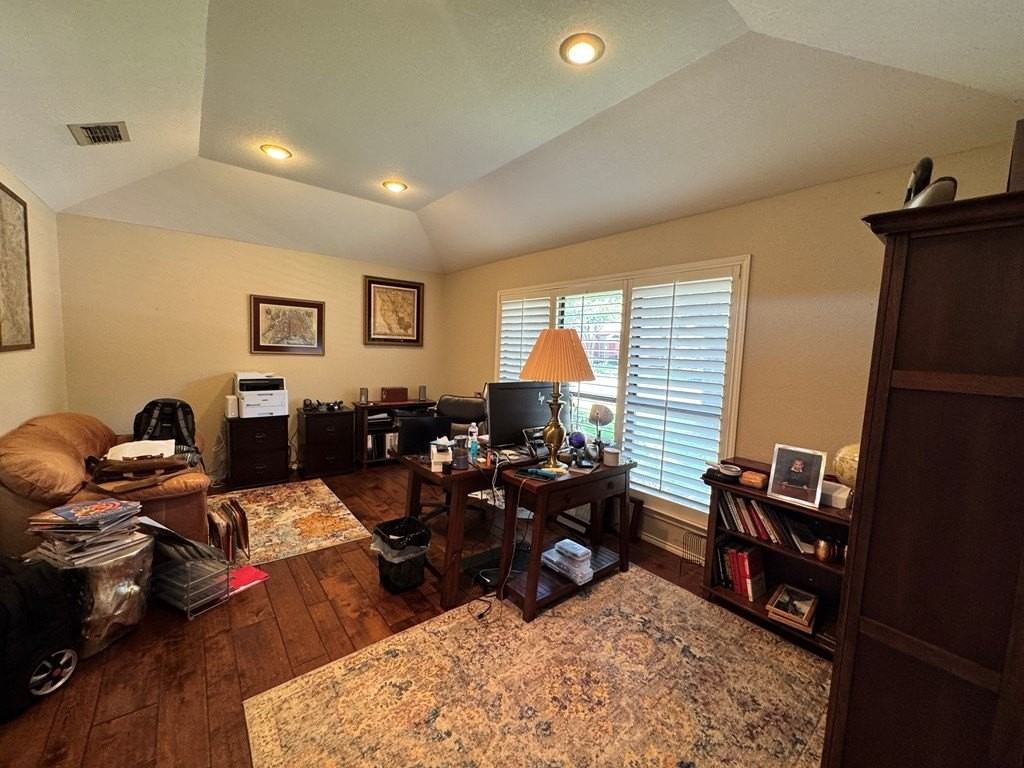 4117 Springfield Ct - Photo 3 of 39