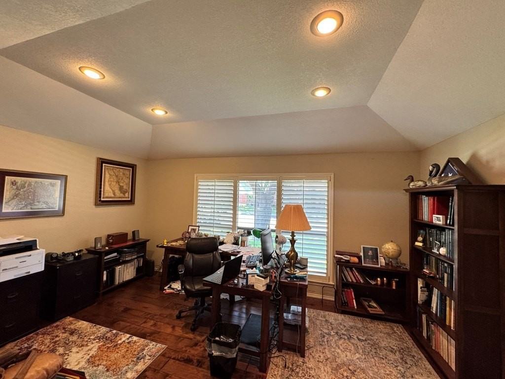 4117 Springfield Ct - Photo 4 of 39