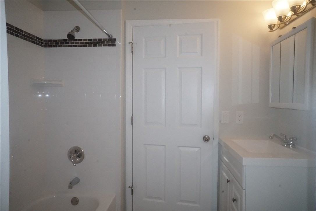 8455 Hart Ave - Photo 6 of 15