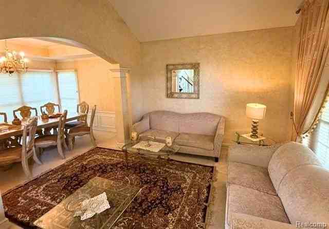 6028 Meadowview Dr - Photo 7 of 41