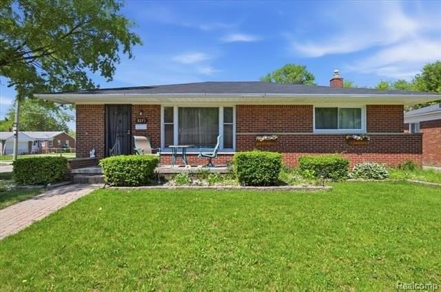 8271 Arnold St - Photo 4 of 31