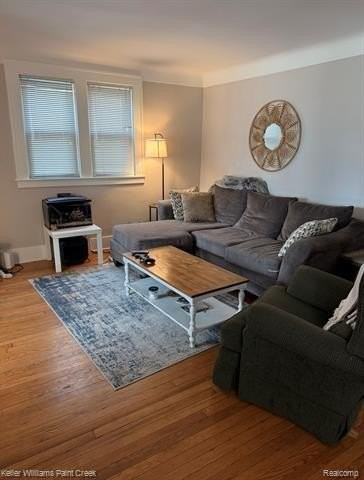 909 Knowles St - Photo 3 of 6