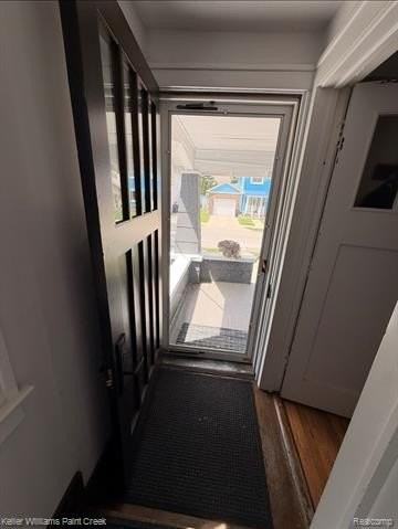 909 Knowles St - Photo 5 of 6