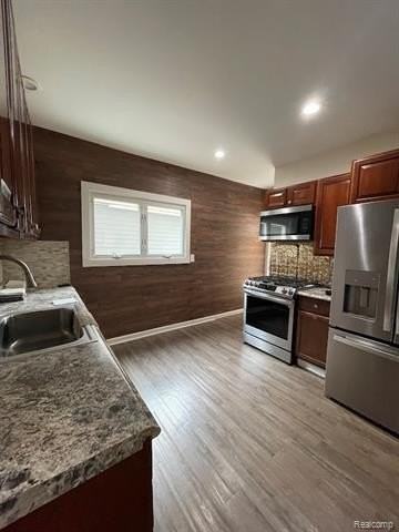 1255 Waterman St - Photo 4 of 8