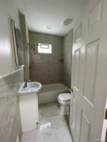 1255 Waterman St - Photo 7 of 8