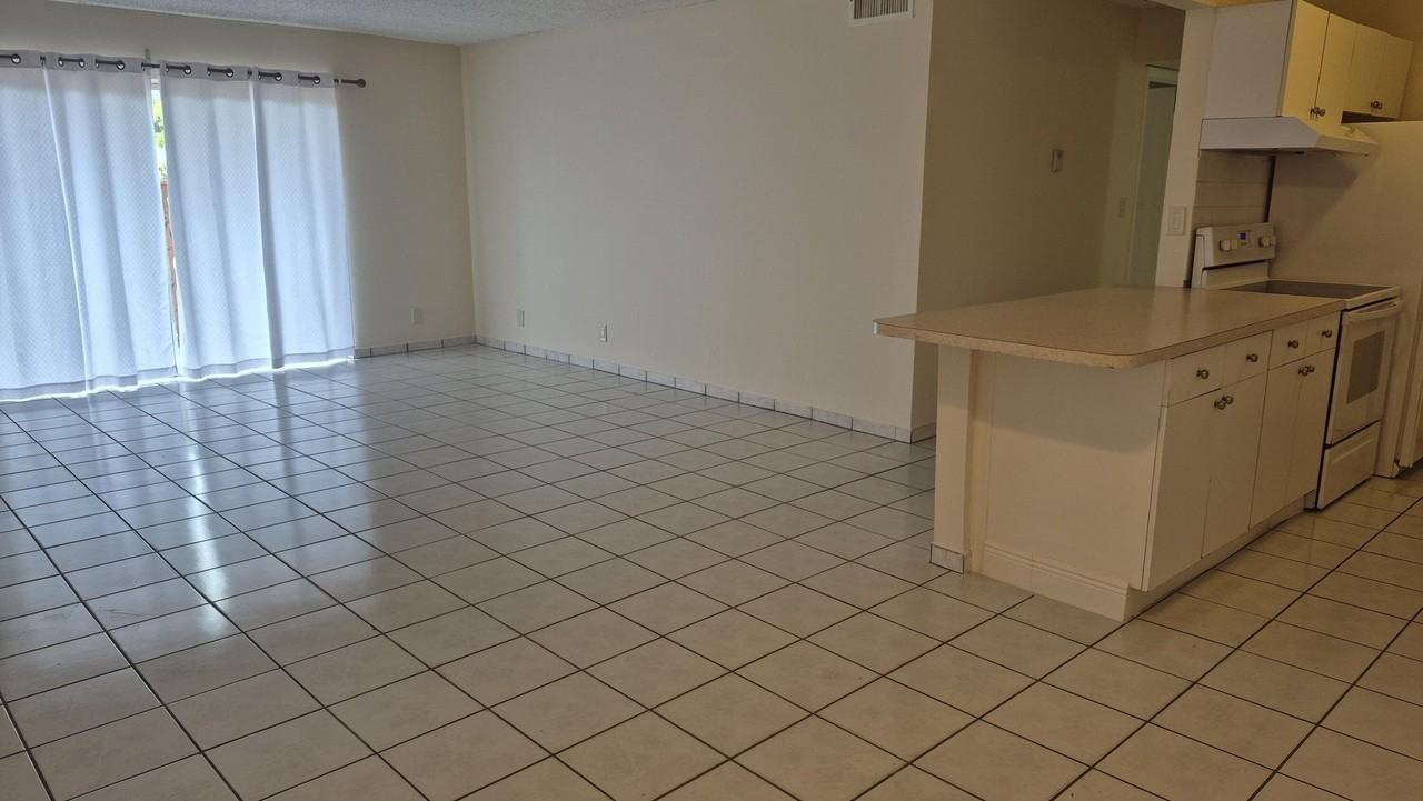 11604 Nw 29th Ct #2C - Photo 2 of 13
