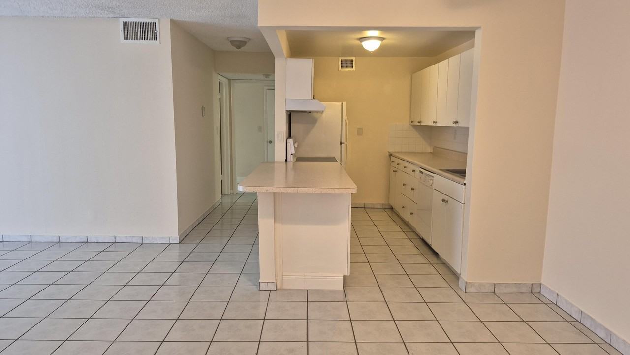 11604 Nw 29th Ct #2C - Photo 5 of 13