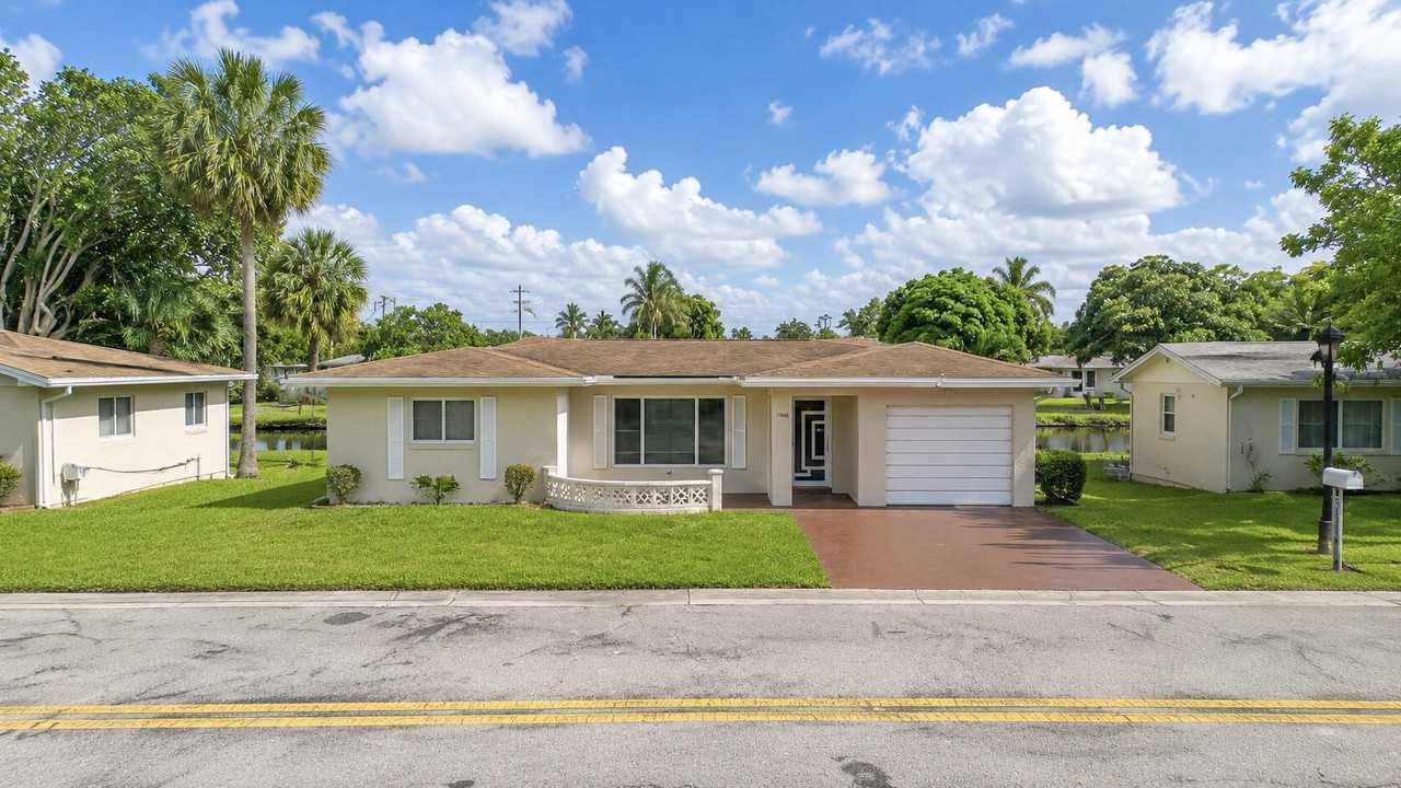7180 Nw 10th Ct - Photo 2 of 32