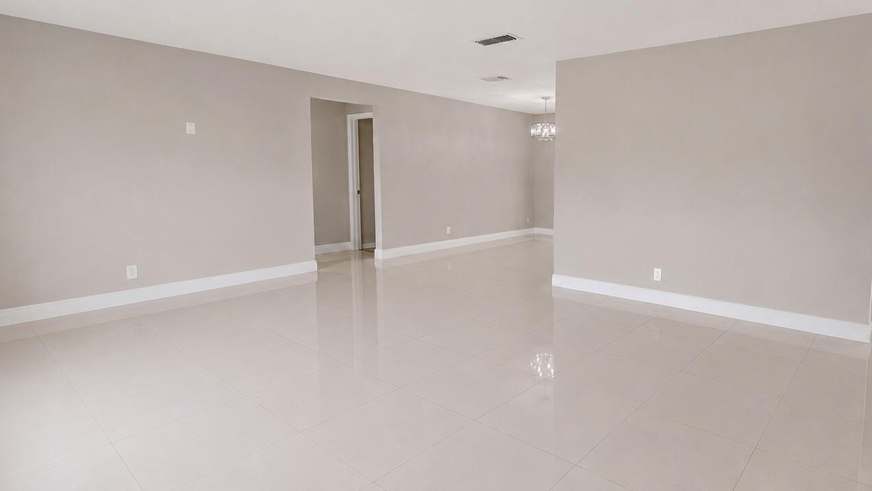 7180 Nw 10th Ct - Photo 5 of 32