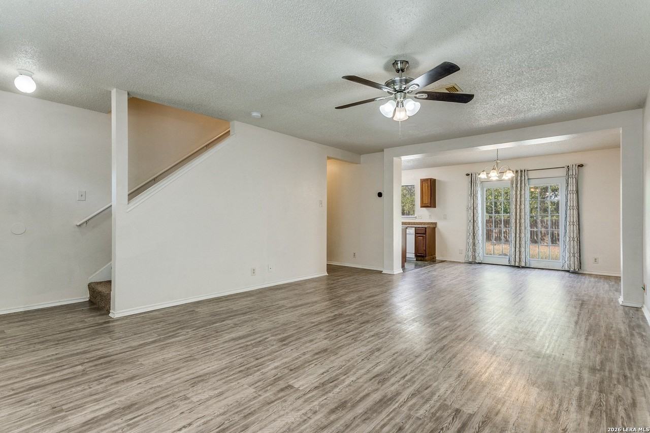 6019 Lyndell Spgs - Photo 2 of 10