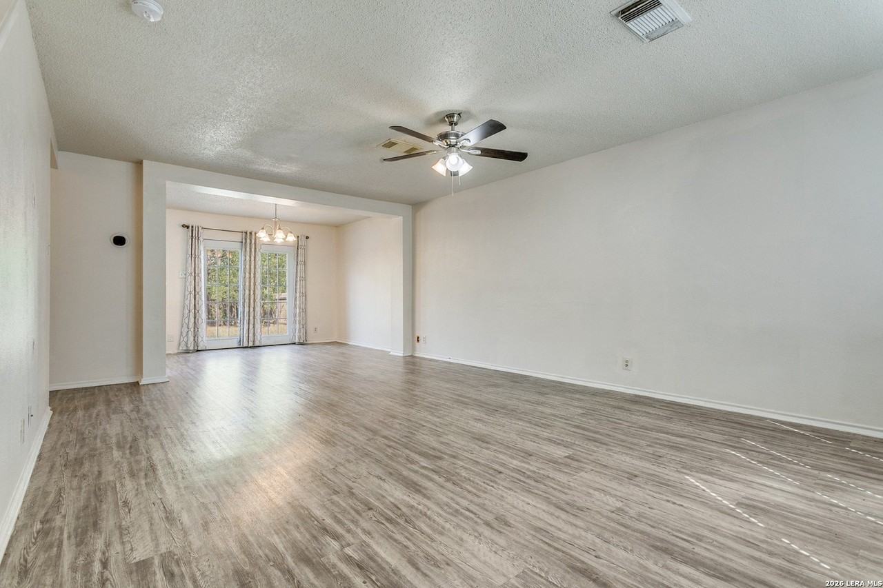 6019 Lyndell Spgs - Photo 3 of 10