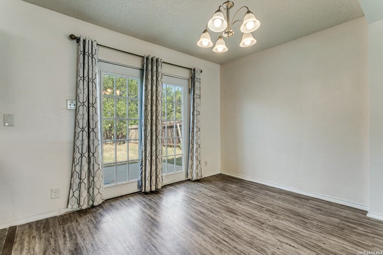 6019 Lyndell Spgs - Photo 5 of 10