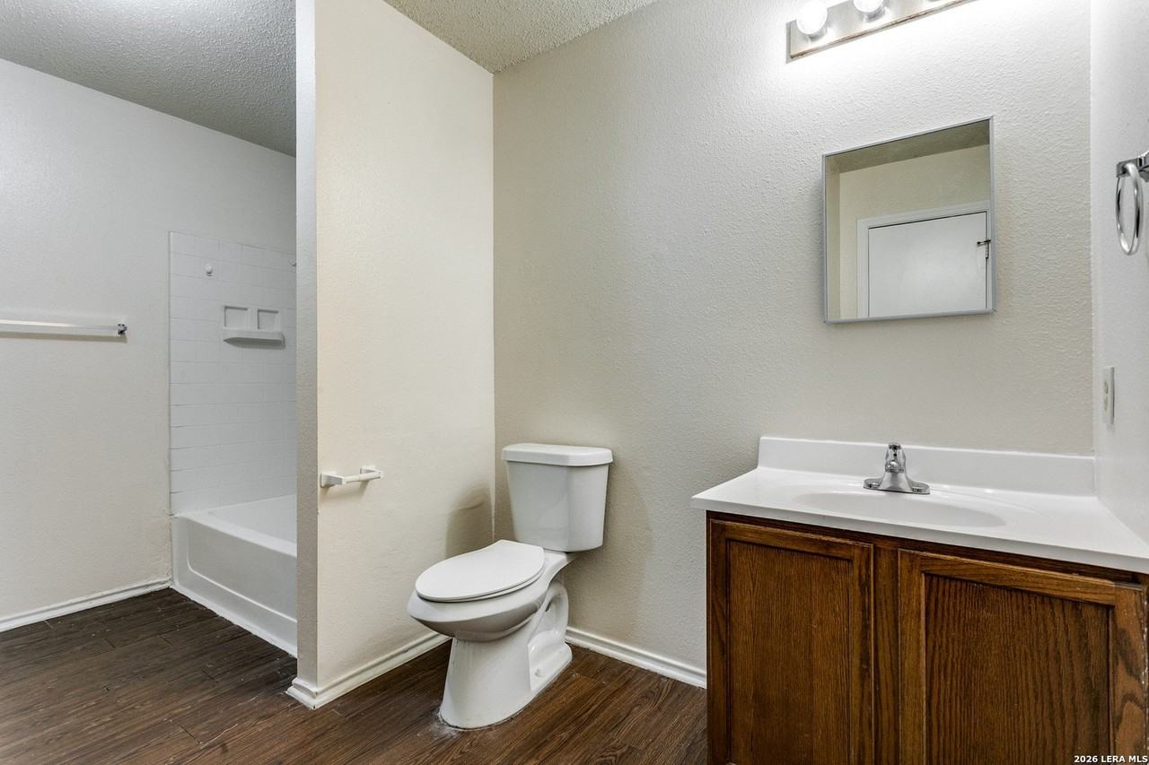 6019 Lyndell Spgs - Photo 6 of 10