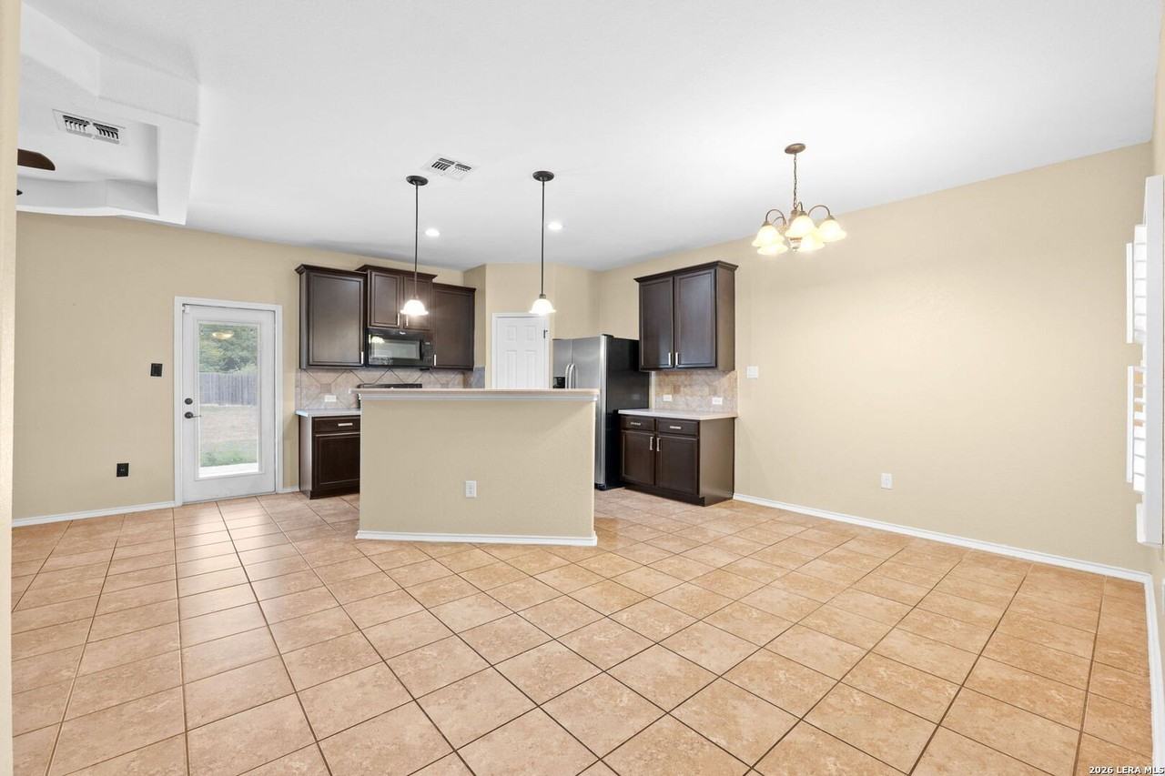 11426 Roadrunner - Photo 6 of 20