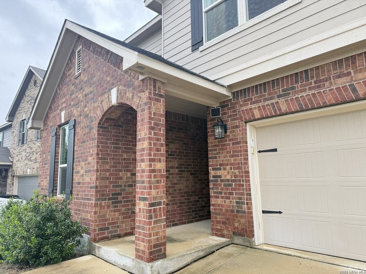 15114 Sirius Cir - Photo 2 of 27