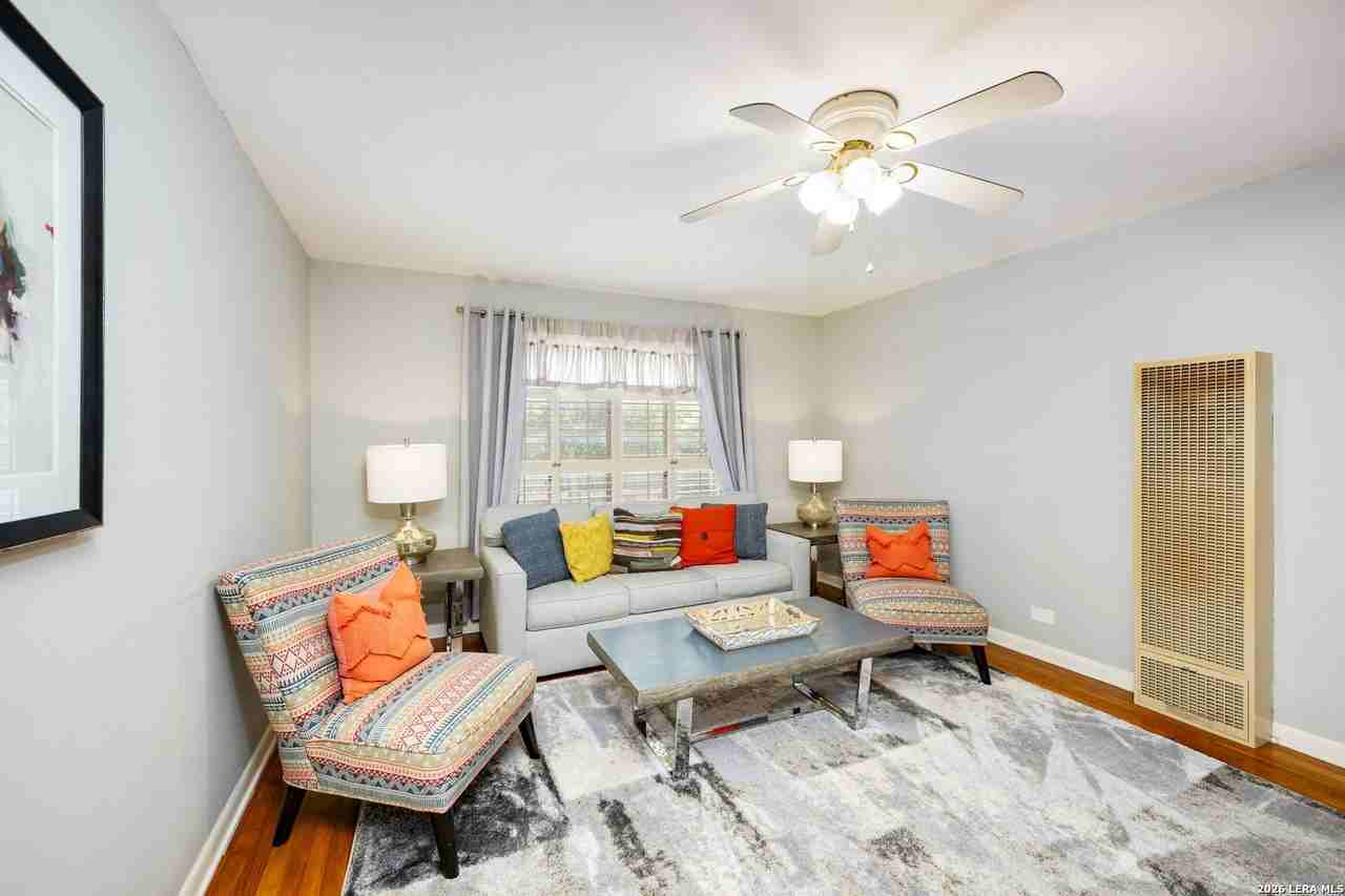111 Grandview Pl - Photo 4 of 45