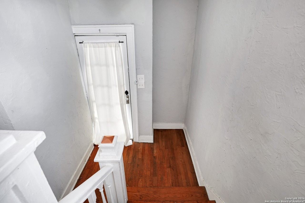 527 Fulton Ave #1 - Photo 4 of 23